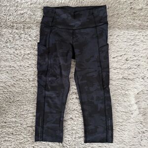 Lululemon Fast and Free Crop 19" Size 6 Incognito Camo Multi Grey